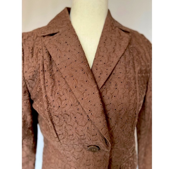 Brown Lace Lightweight Blazer by Apostrophe - Size 6 - Picture 4 of 5